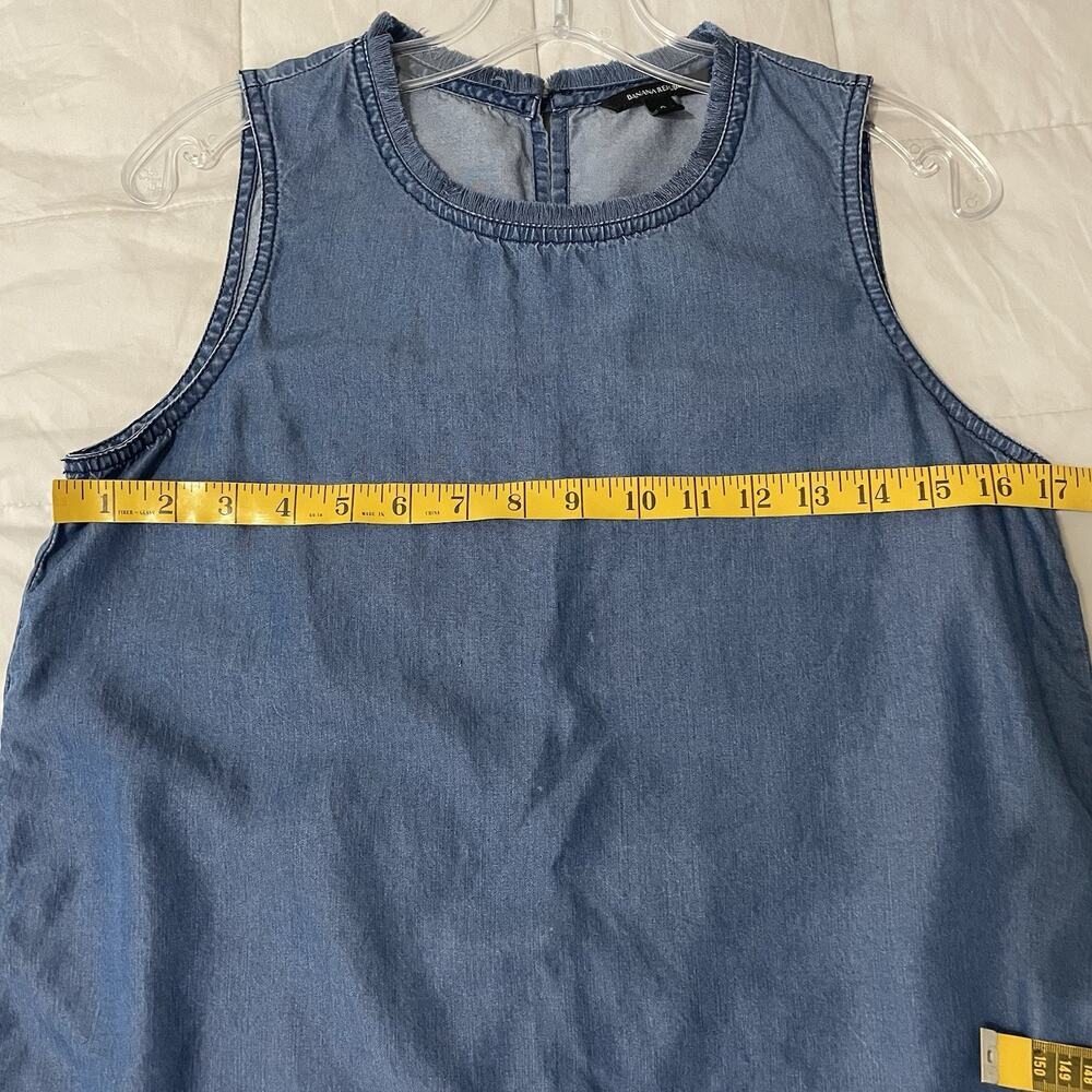 Banana Republic Blouse Women Small Blue Sleeveless Chambray Denim Fringe Trim - Picture 3 of 8